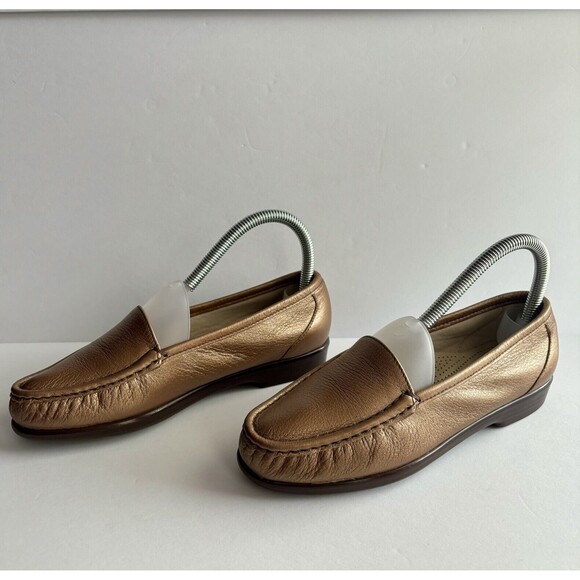 SAS Tripad Comfort Shoes Womens Size 6 Slip On Loafers Shoes Gold Leather - Picture 1 of 9
